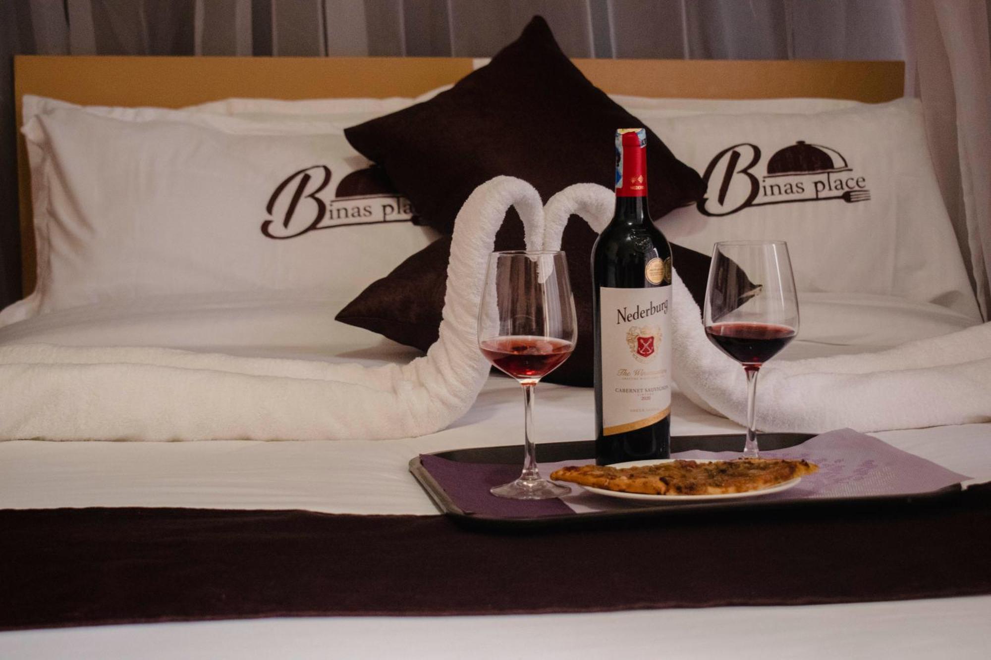 Отель The Binas Place Bungoma Экстерьер фото
